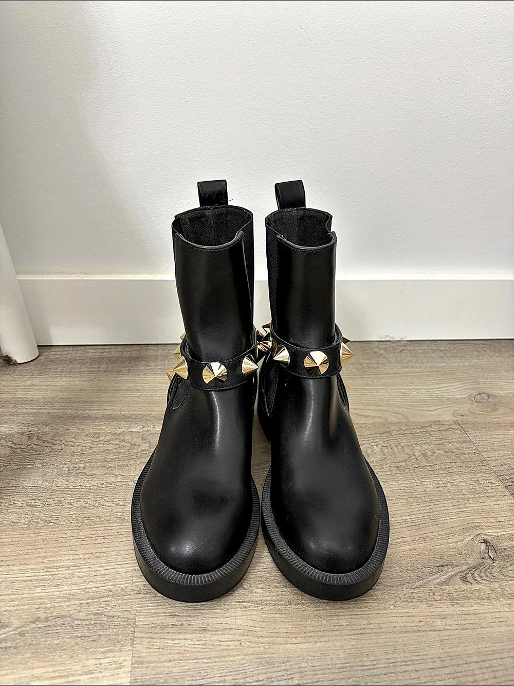 Zara Women's Studded Boots in Black Never Worn